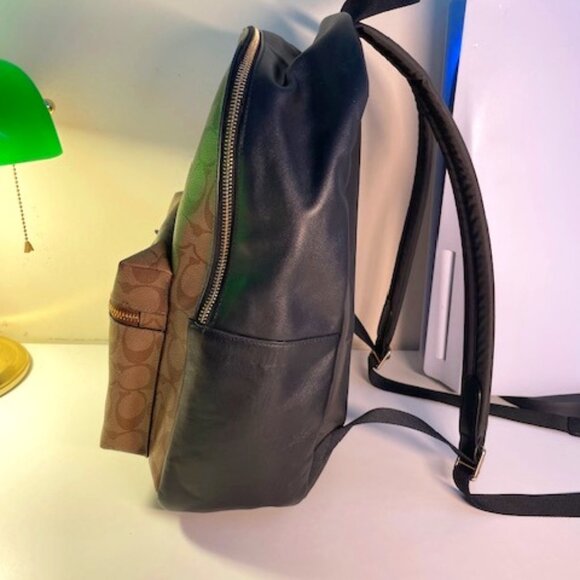 Coach Backpack mutt pocket black and brown with gold zippers - Picture 2 of 4